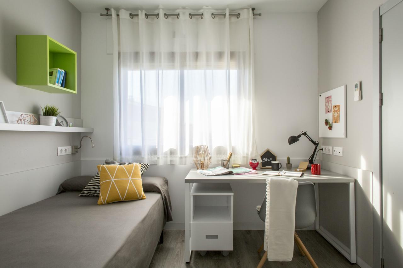 Residencia Universitaria Resa Diagonal Apartment