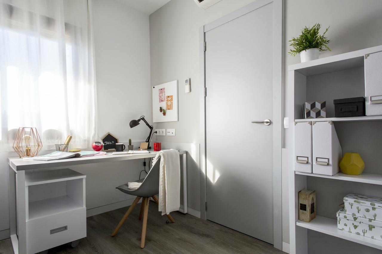 Residencia Universitaria Resa Diagonal Apartment